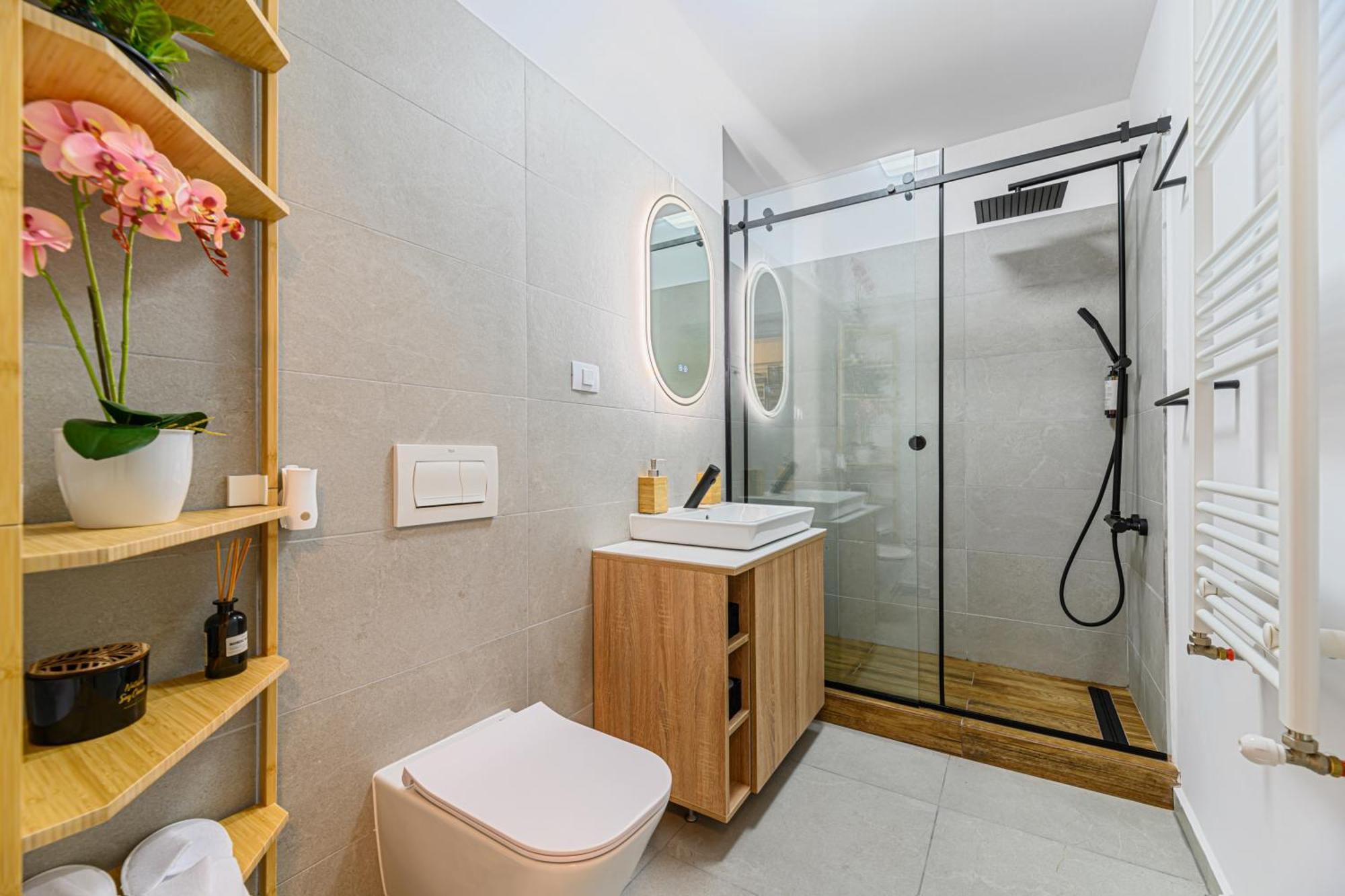 Mountain View Retreat Apartment - Private Parking Brasov Ngoại thất bức ảnh
