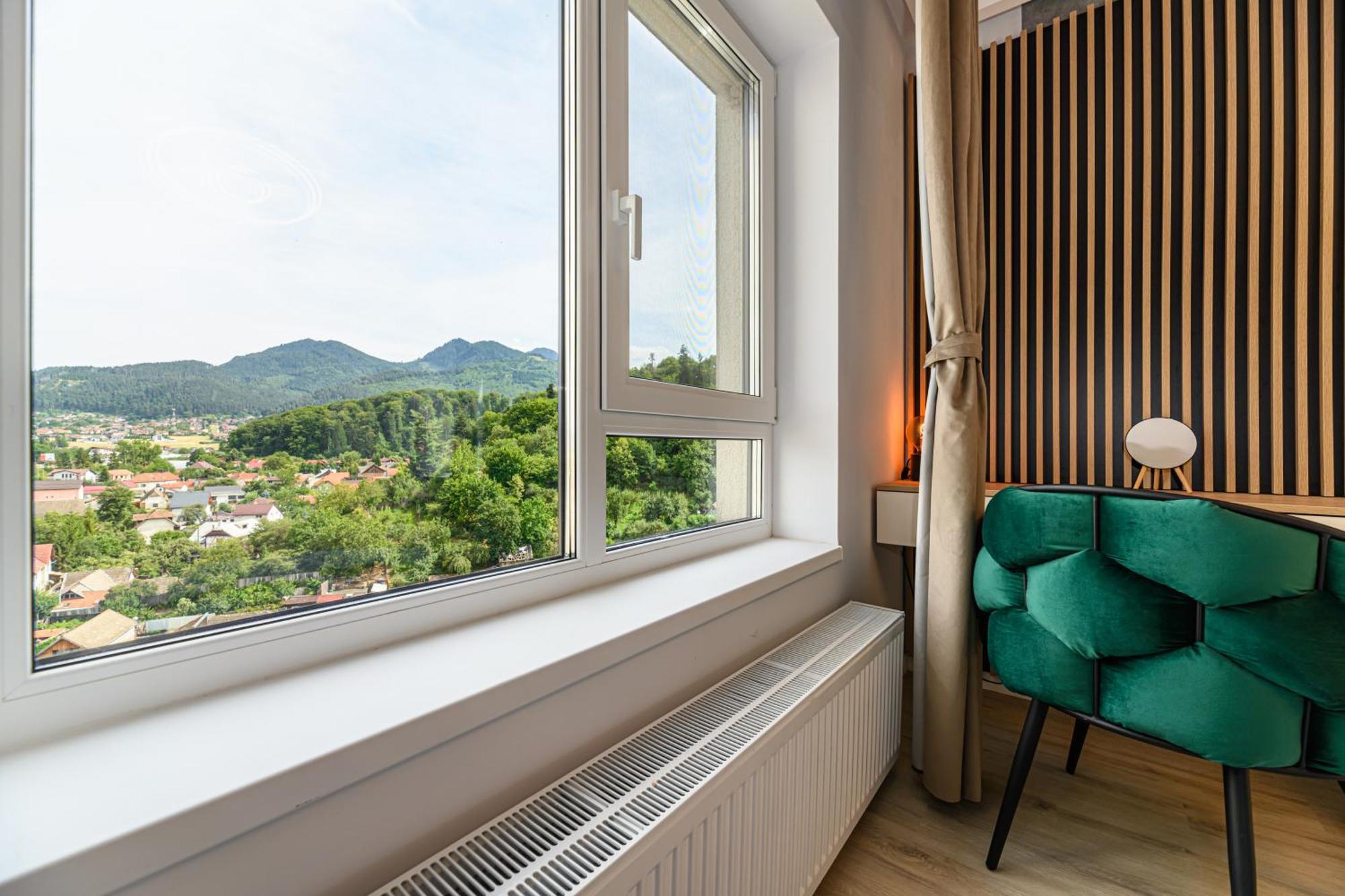 Mountain View Retreat Apartment - Private Parking Brasov Ngoại thất bức ảnh