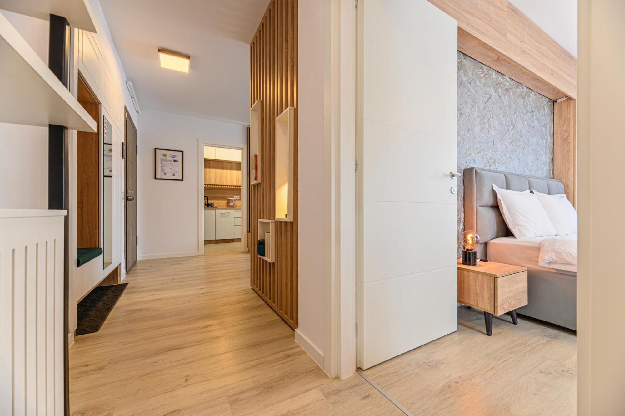 Mountain View Retreat Apartment - Private Parking Brasov Ngoại thất bức ảnh
