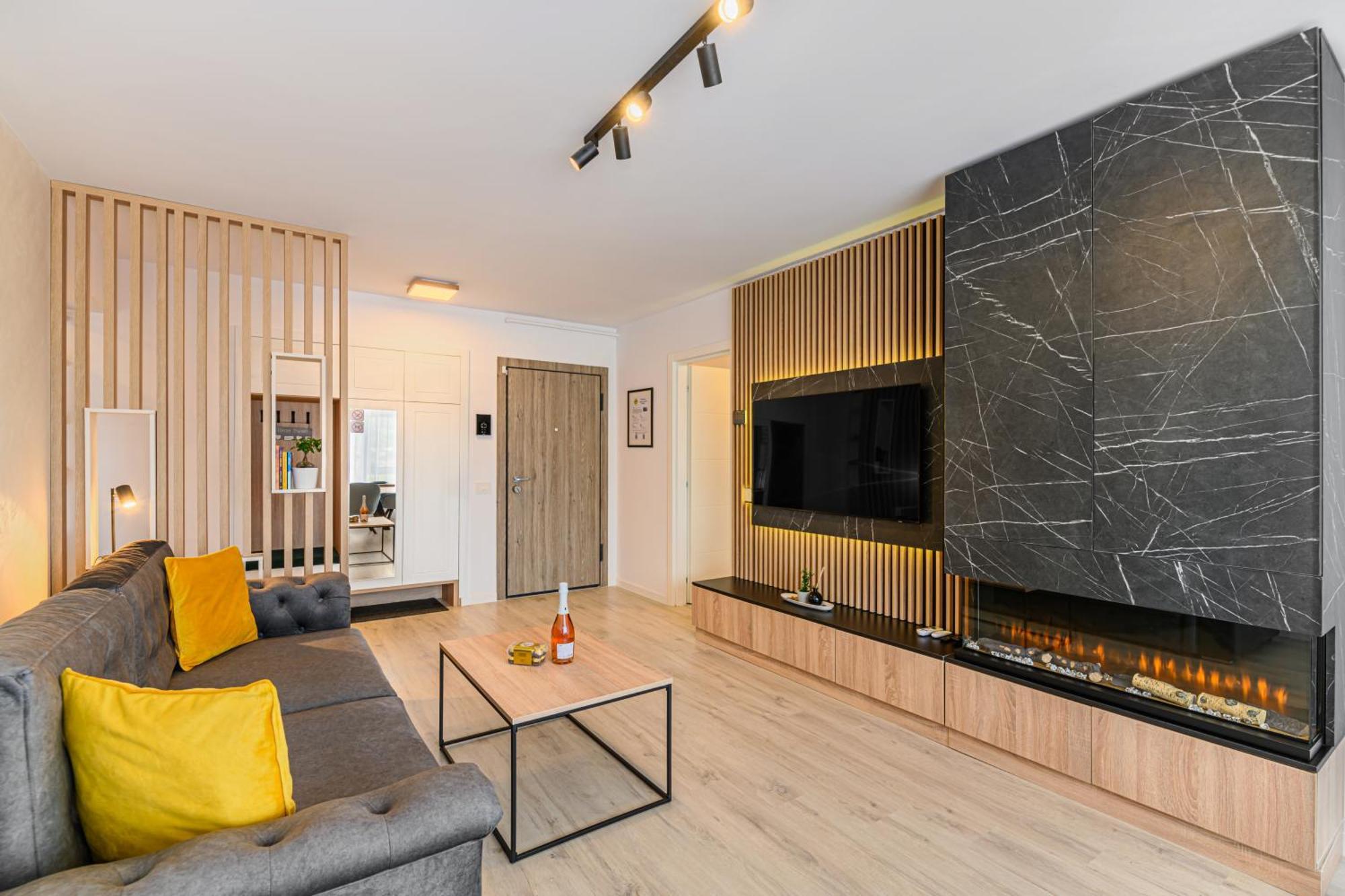 Mountain View Retreat Apartment - Private Parking Brasov Ngoại thất bức ảnh